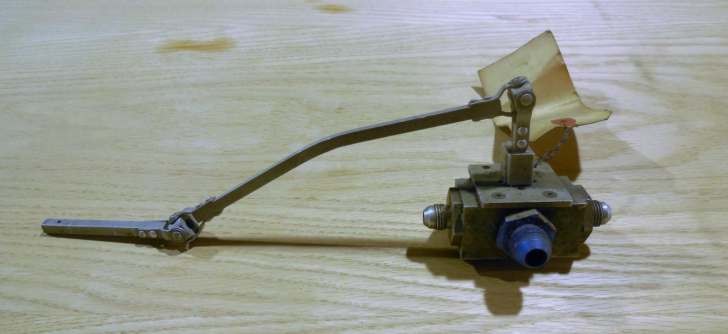 CESSNA 172 FUEL SELECTOR VALVE